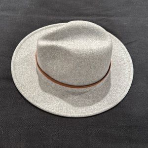 Grey hat with removable belt